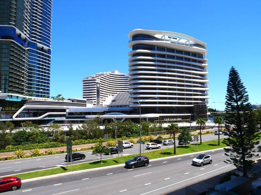 Broadbeach Stunner Modern And Central Gold Coast Bagian luar foto