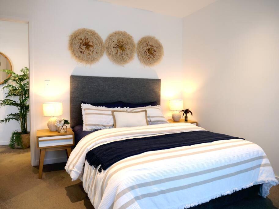 Broadbeach Stunner Modern And Central Gold Coast Bagian luar foto