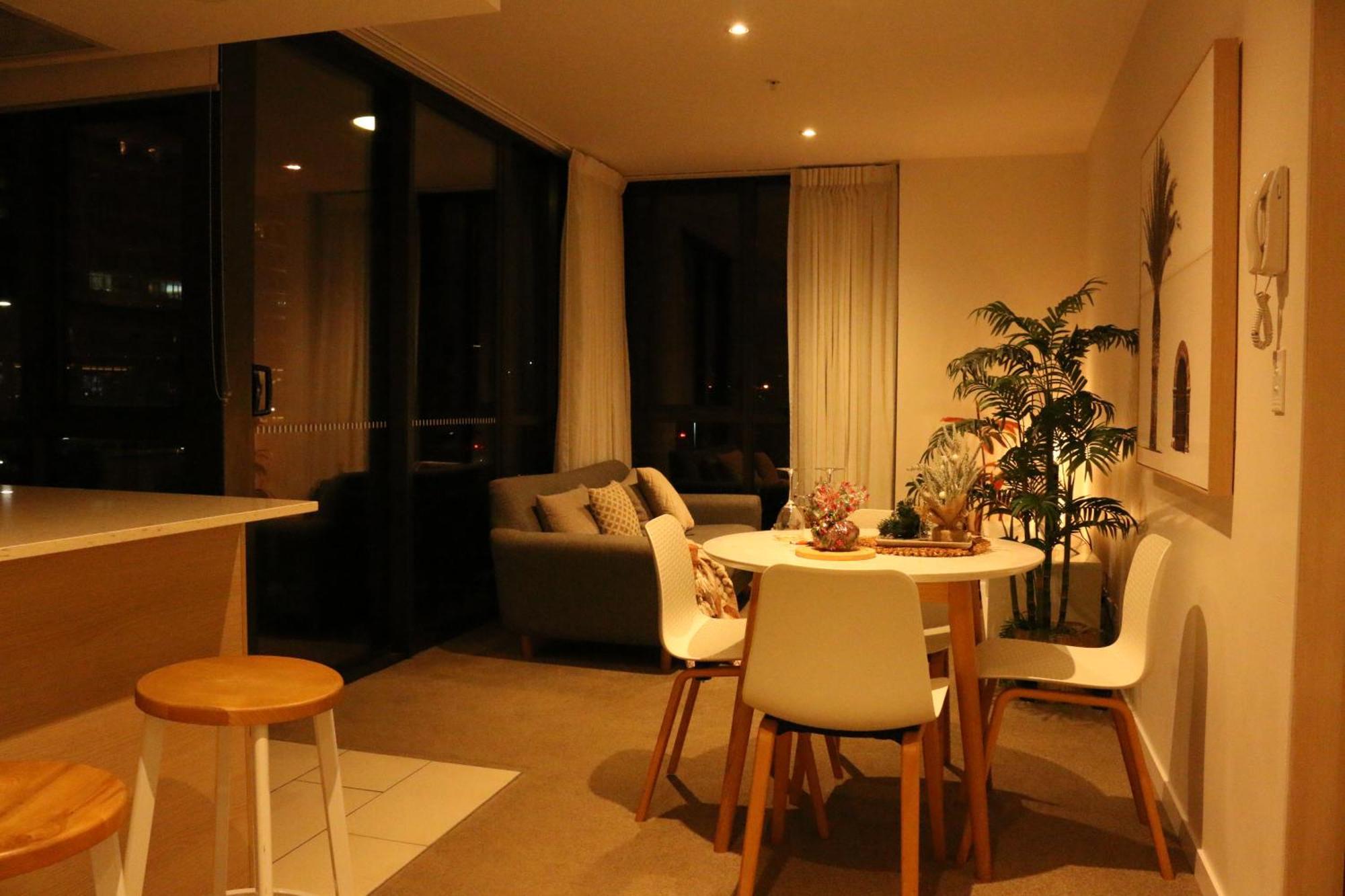 Broadbeach Stunner Modern And Central Gold Coast Bagian luar foto
